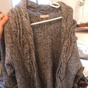 Hinge Oversized & Open Cardigan